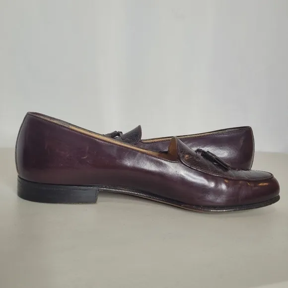 Salvatore Ferragamo Men's Burgandy Croc Embossed Tassel Loafers - Size 9 D