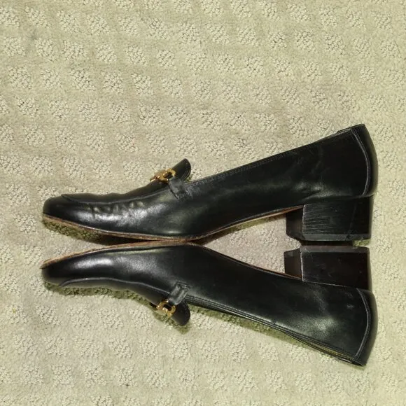 Salvatore Ferragamo Women's 8 2A Gold Horse bit Black Leather 1.5&quot; Block Heel