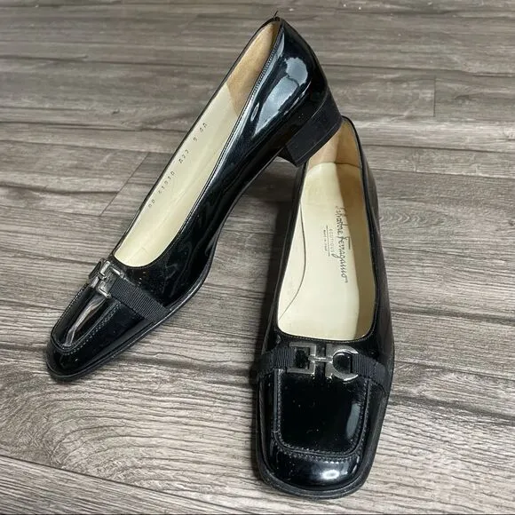 SALVATORE FERRAGAMO vintage Patent Leather Horsebit Flats