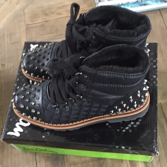 Sam Edelman Bren Quilted Studded Black Boots