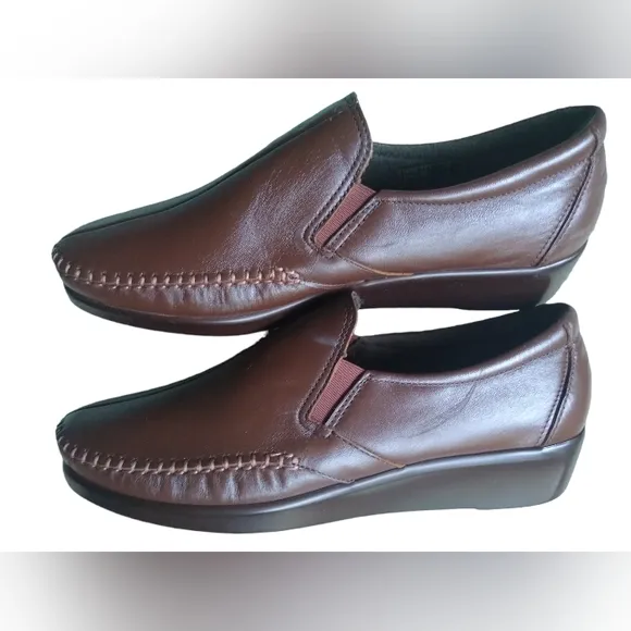 SAS Comfort Moccasin Loafer In Dream Brown Woman's 9