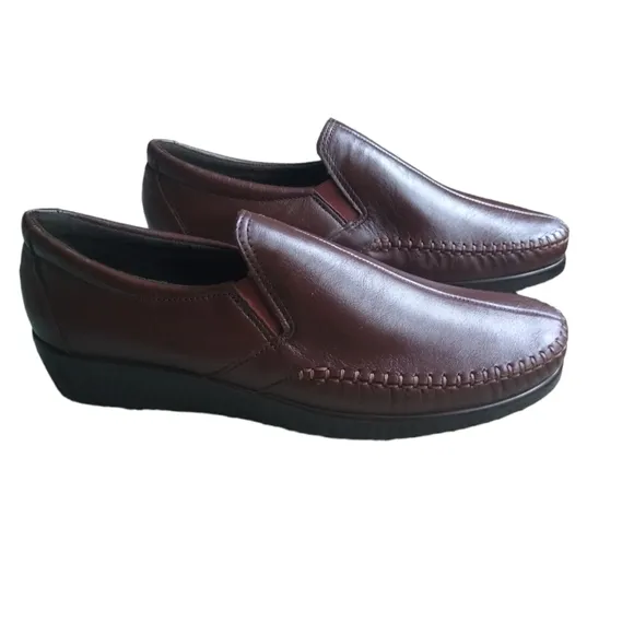 SAS Comfort Moccasin Loafer In Dream Brown Woman's 9