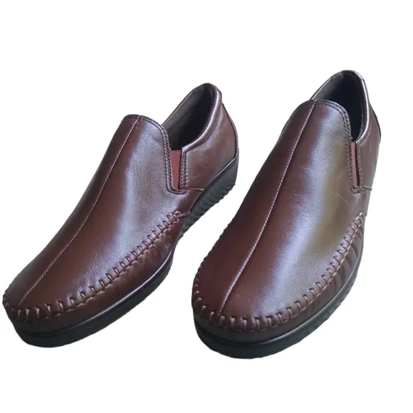 SAS Comfort Moccasin Loafer In Dream Brown Woman's 9
