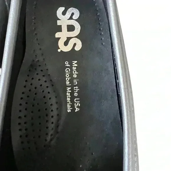 SAS METALLIC SILVER LOAFERS!! Size 8!! GREAT WORK SHOE MADE FOR COMFORT!!