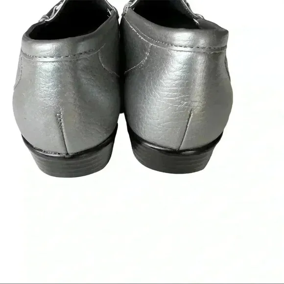 SAS METALLIC SILVER LOAFERS!! Size 8!! GREAT WORK SHOE MADE FOR COMFORT!!