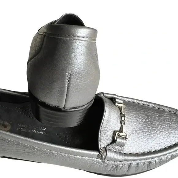 SAS METALLIC SILVER LOAFERS!! Size 8!! GREAT WORK SHOE MADE FOR COMFORT!!