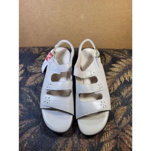 SAS Quatro White and Gold Sandals- Size 7/ 37 EU- NWT