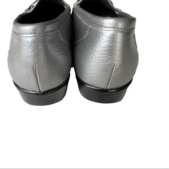 SAS Women's METALLIC SILVER LOAFERS Size GREAT WORK SHOE MADE FOR COMFORT