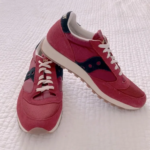 Saucony Red Suede White Laces Running Athletic Retro Sneakers Men’s Size 9