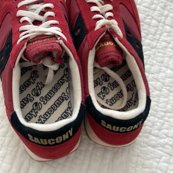 Saucony Red Suede White Laces Running Athletic Retro Sneakers Men’s Size 9