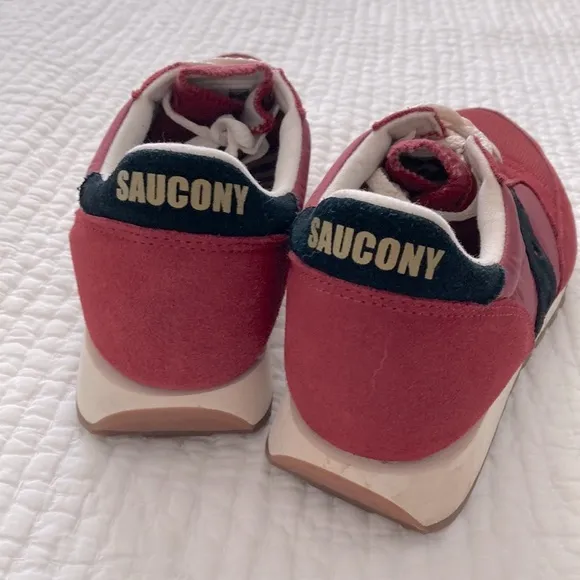 Saucony Red Suede White Laces Running Athletic Retro Sneakers Men’s Size 9