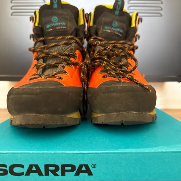 Scarpa Men's Charmoz 40.5 Mountaineering Hiking Boots