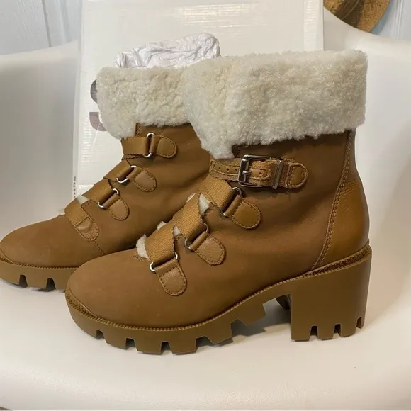 Schutz Aretuza Suede Shearling Boots Winter Platform Combat Watherpr Sandstone 7