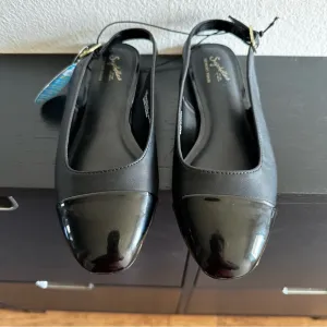 Seychelles Womens Flats Black Capped Toe Low Heel Slingback Memory Foam Shoes 6