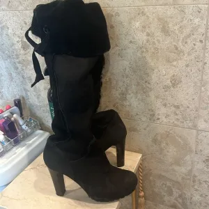 Shearling boots size 37 made in Italy