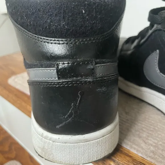 Size 13 - Air Jordan 1 Retro SE Mid Winterized