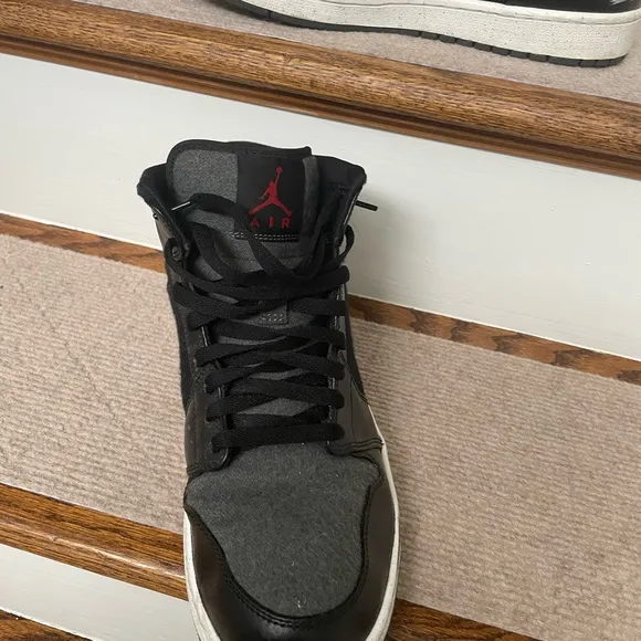 Size 13 - Air Jordan 1 Retro SE Mid Winterized