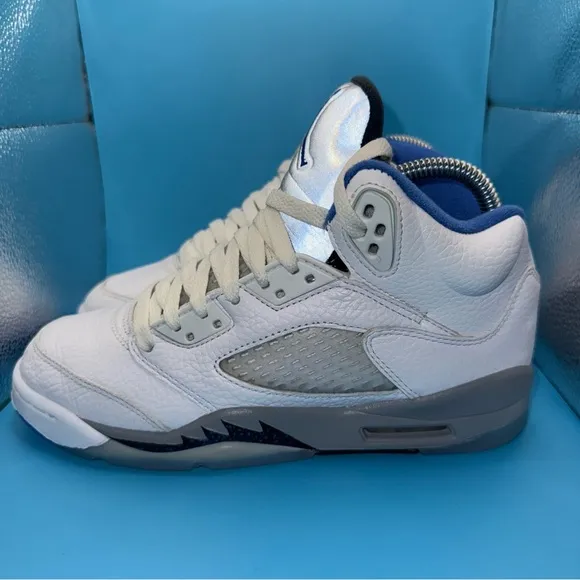 Size 5.5Y- Jordan 5 retro Stealth