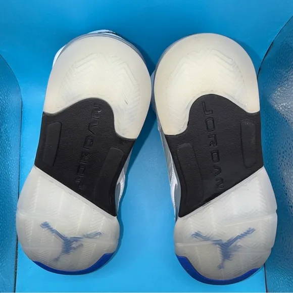 Size 5.5Y- Jordan 5 retro Stealth