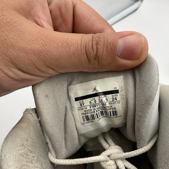 Size 6Y- Nike Air Jordan 13 XIII Retro 'Pure Money' (310811-100)