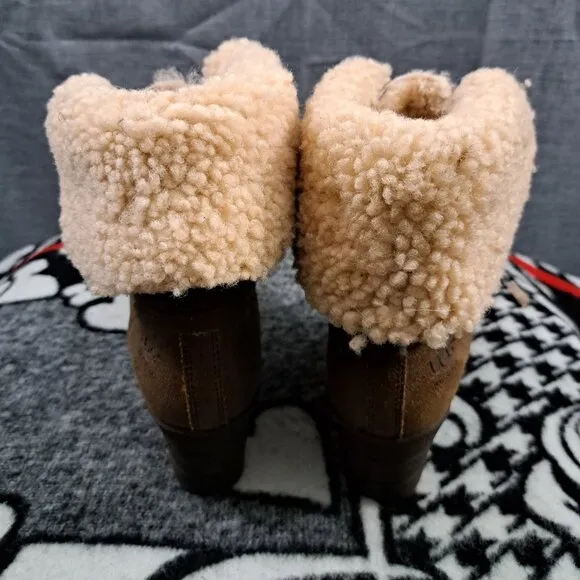 Size 7 Women UGG Zea Brown Leather Shearling Wedge Lace-Up Boots 1003360