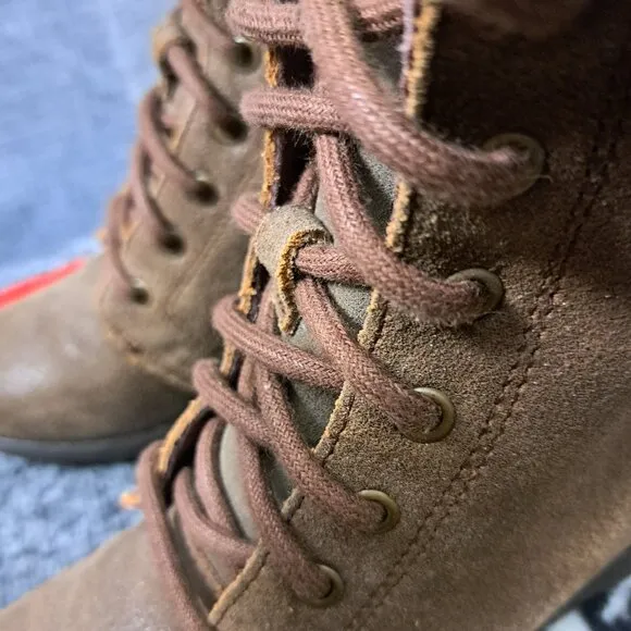 Size 7 Women UGG Zea Brown Leather Shearling Wedge Lace-Up Boots 1003360