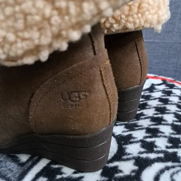Size 7 Women UGG Zea Brown Leather Shearling Wedge Lace-Up Boots 1003360
