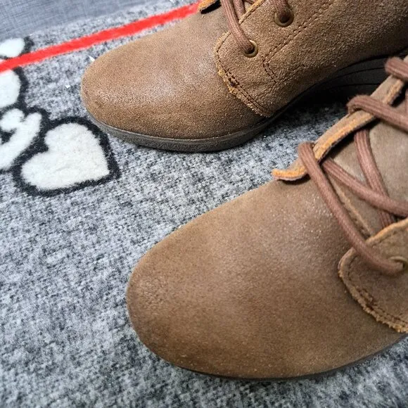 Size 7 Women UGG Zea Brown Leather Shearling Wedge Lace-Up Boots 1003360