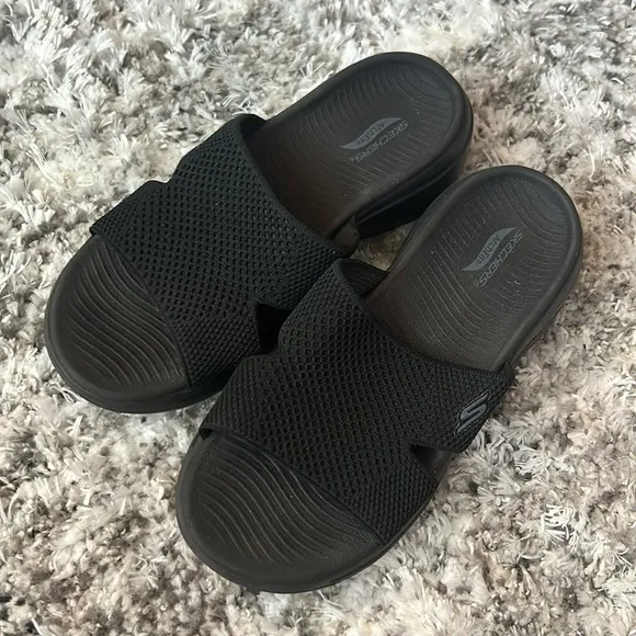 Skechers Black Arch Fit Slide Sandals