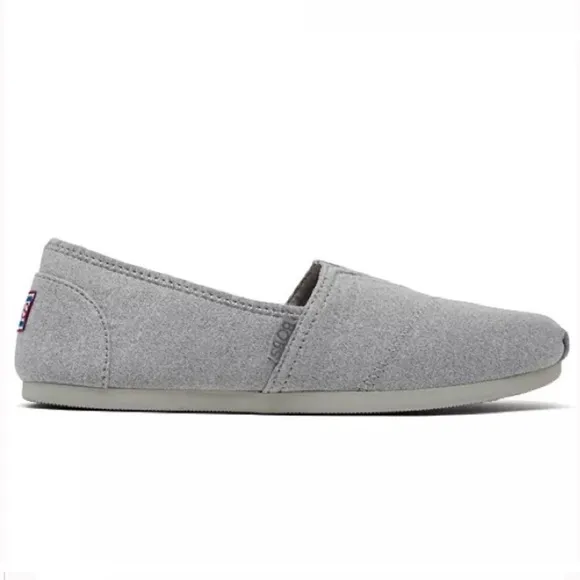 SKECHERS BOBS GRAY CASUAL FLATS