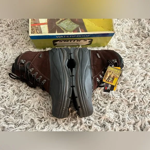 Smith’s American Quality Footwear since 1906 snow/winter boots, Size 7 NWT