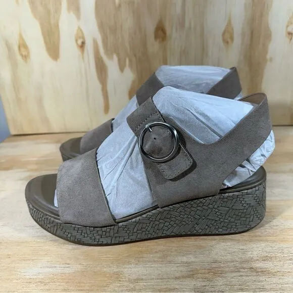 Sofft Faedra Light Grey Ankle Strap Sandals Women’s Size 9.5