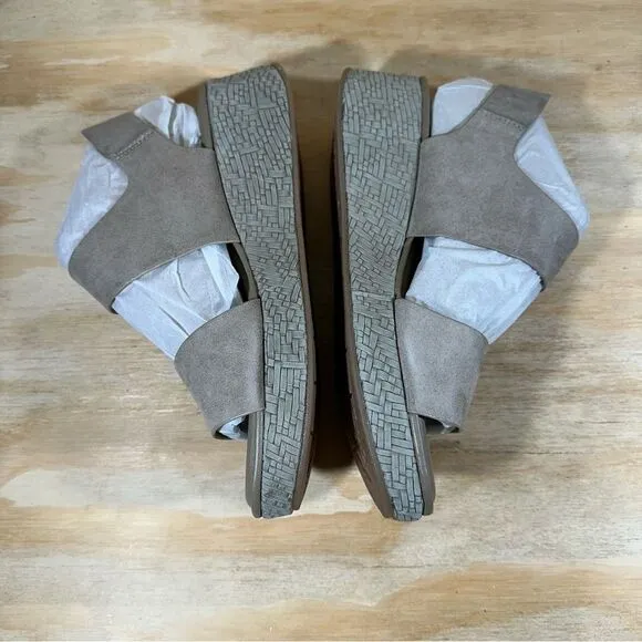 Sofft Faedra Light Grey Ankle Strap Sandals Women’s Size 9.5