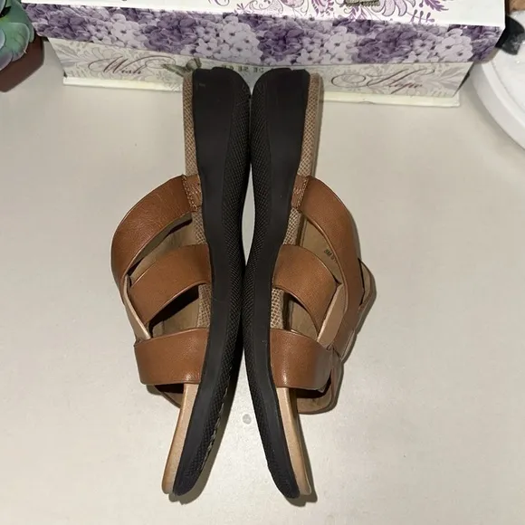 softwalk 8M Tan Brown Leather Slip On Support Soles Comfort Sandals