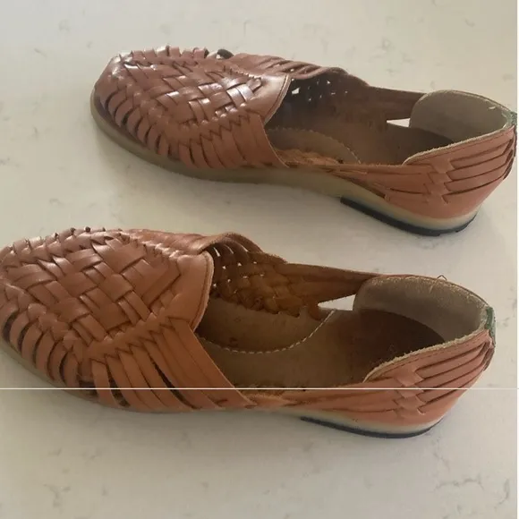 SOLS European Brown Woven Leather Soft Padded hurricane Size 9