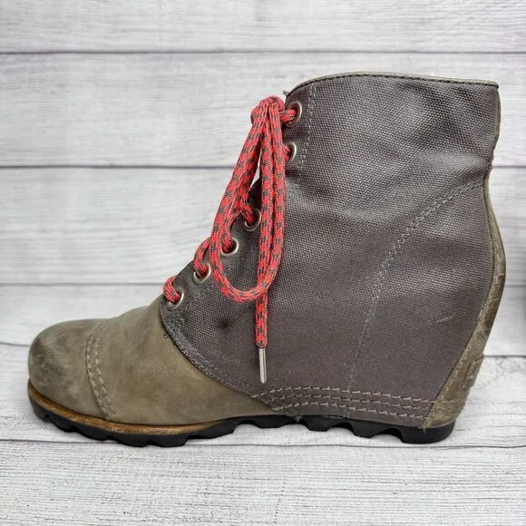 Sorel 1964 Premium‎ Wedge Boots size 9 Canvas Leather Lace Up Waterproof Boots