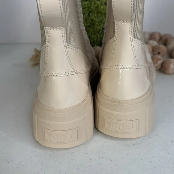 SOREL Caribou X Boot Cozy Faux Shearling Trim Chelsea Boots Sz 11