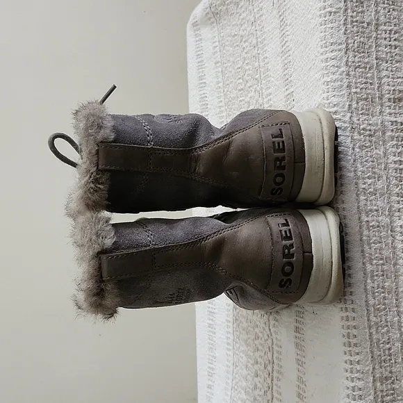 Sorel Explorer Joan Waterproof Winter Snow Boot genuine leather faux fur women 6