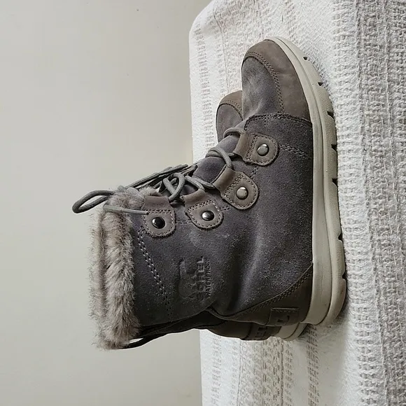 Sorel Explorer Joan Waterproof Winter Snow Boot genuine leather faux fur women 6
