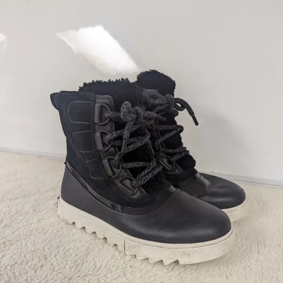 Sorel Joan of Arc next explorer boots size 7 waterproof