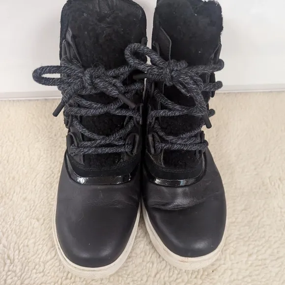 Sorel Joan of Arc next explorer boots size 7 waterproof