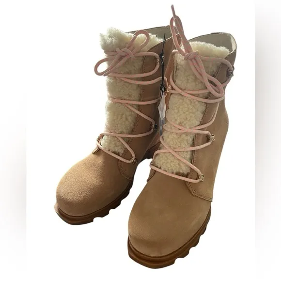 Sorel Joan Of Arctic Wedge III Lace Cozy Bootie in Tawny Buff Gum size 10.5
