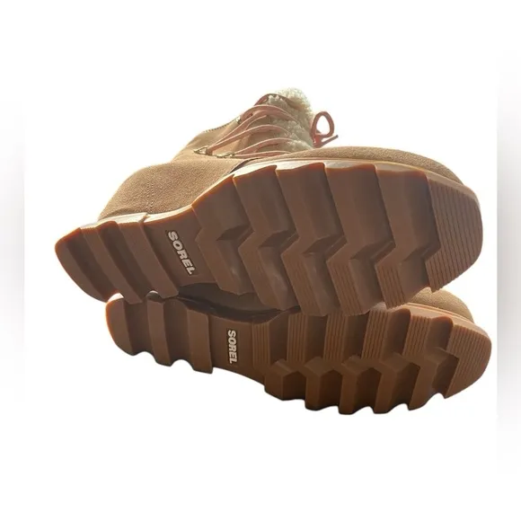 Sorel Joan Of Arctic Wedge III Lace Cozy Bootie in Tawny Buff Gum size 10.5