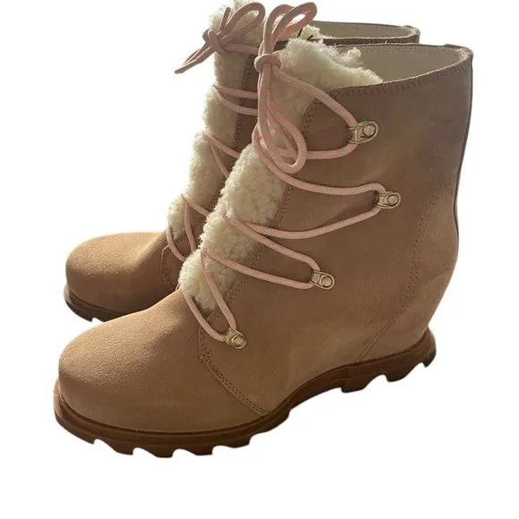 Sorel Joan Of Arctic Wedge III Lace Cozy Bootie in Tawny Buff Gum size 10.5