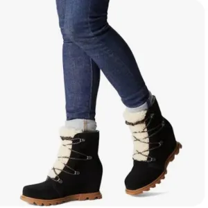 SOREL Joan of Arctic Wedge III Lace Cozy in black suede leather. New.