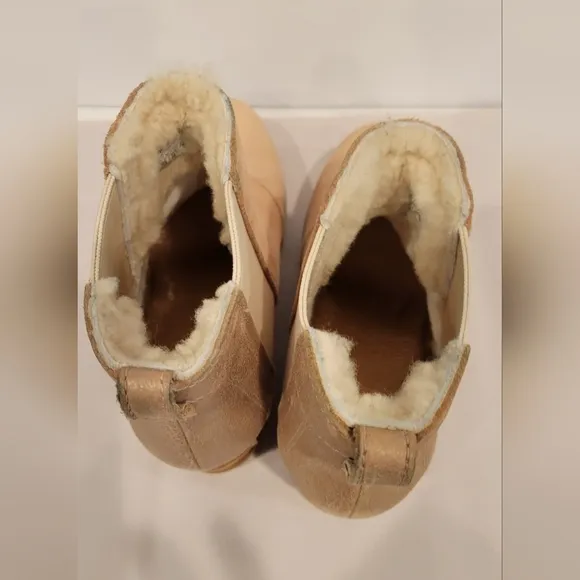 Sorel Joan of Artic Wedge Chelsea Lux boots Size 7.5 Beige Color