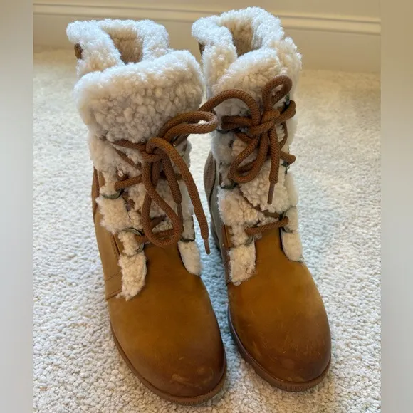 Sorel Joan of artic wedge II shearling boots in camel