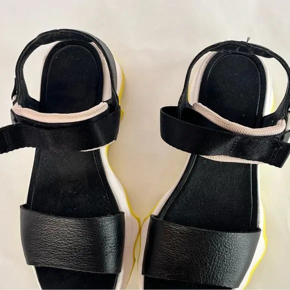 Sorel Kinetic Impact Y-Strap High Women's 6.5 Wedge Sandal Black White