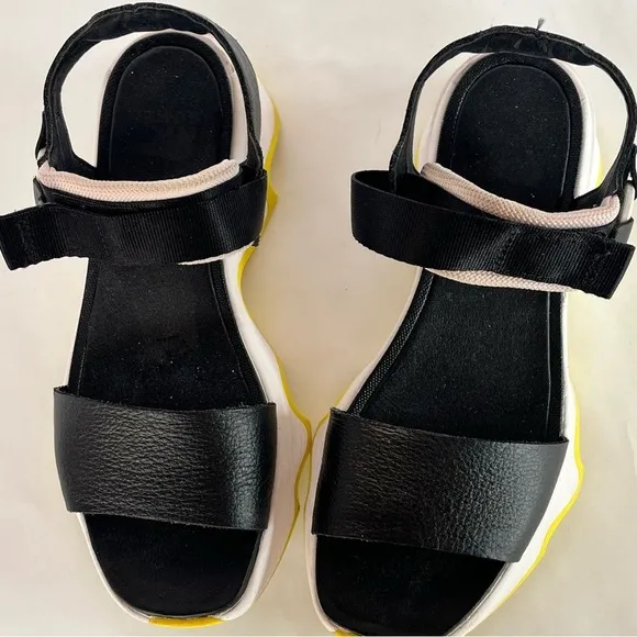 Sorel Kinetic Impact Y-Strap High Women's 6.5 Wedge Sandal Black White
