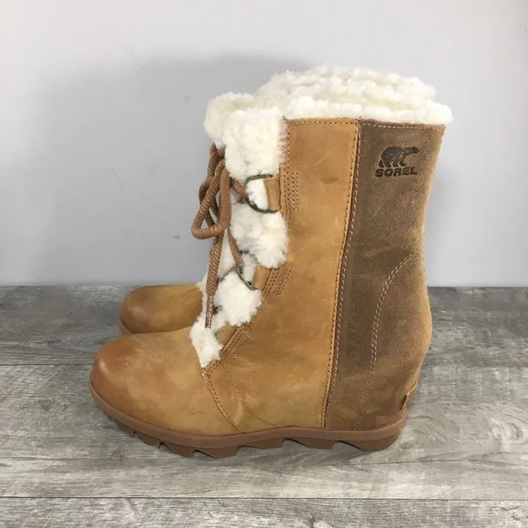 Sorel NL3021 Joan of Arctic Wedge II Shearling Camel Leather Womens Boots Size 8